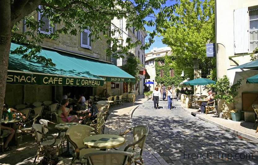 Lourmarin street