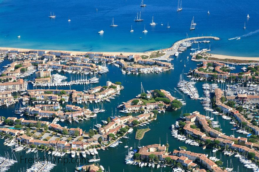 Port Grimaud Travel Guide - the most comprehensive guide to this charming town on French Reviera: how to get in, attractions, photo, map