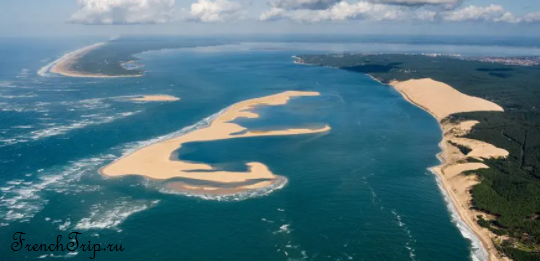 The mouth of Arcachon bay from the air, with sandbanks and the Cap Ferret peninsula
