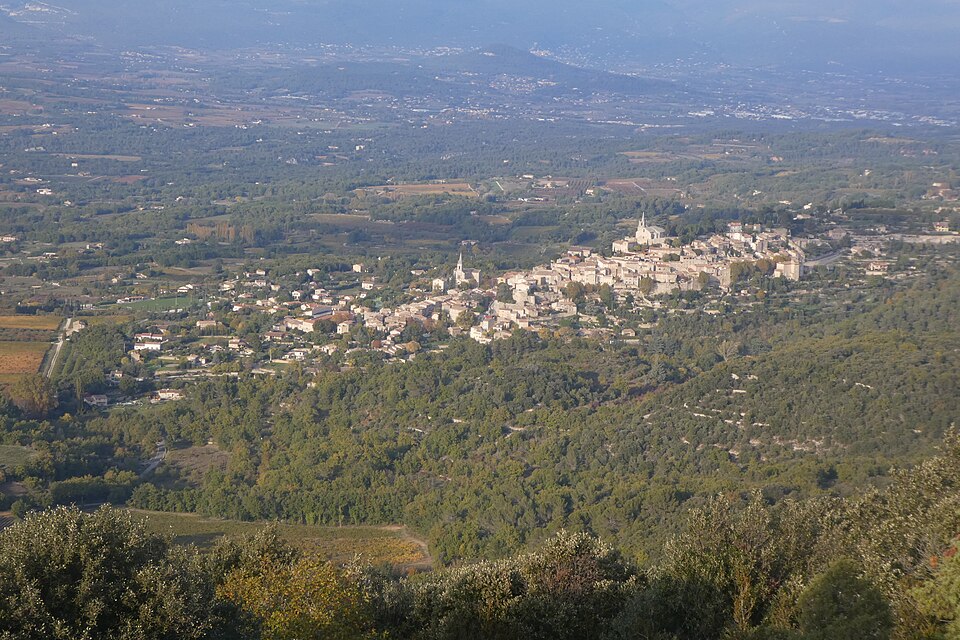 Bonnieux seen from the road across the valley