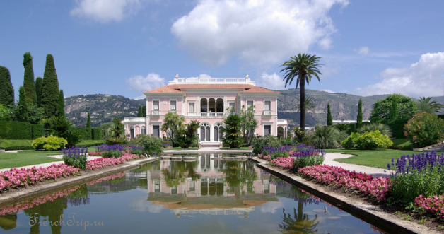 The pink Villa Ephrussi de Rothschild and its French garden