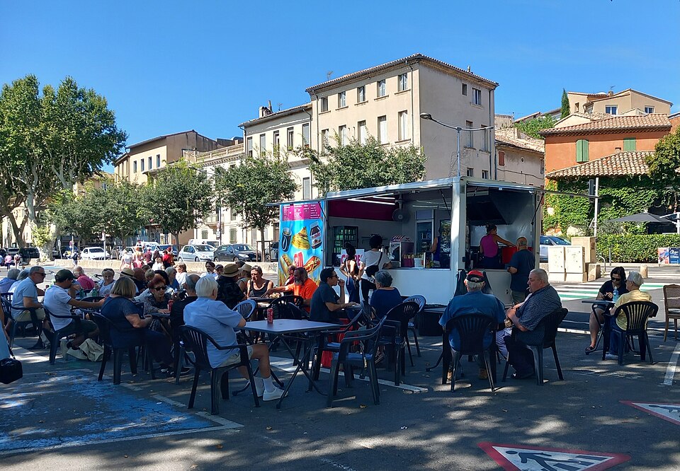 The Sunday brocante in Carpentras