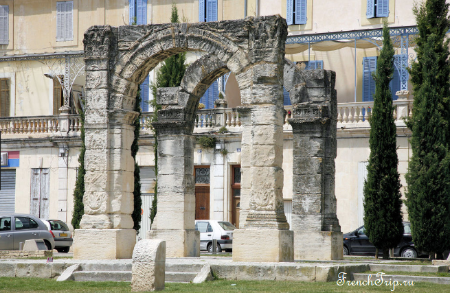 The Roman arch of Cavaillon