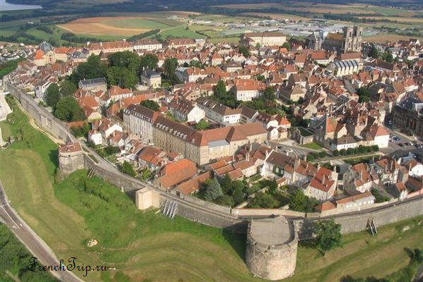 The walled town of Langres