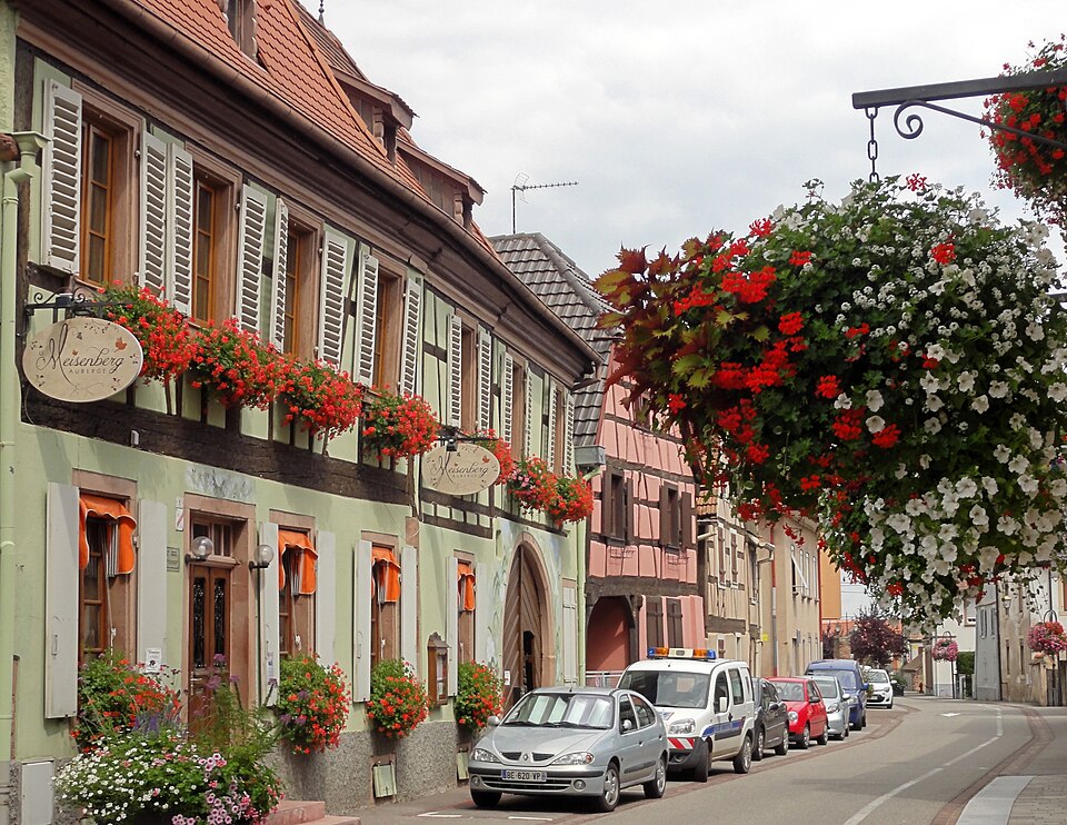A flowered street in Châtenois