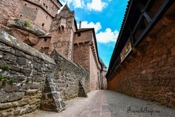 The ramparts and walls of Haut-Kœnigsbourg