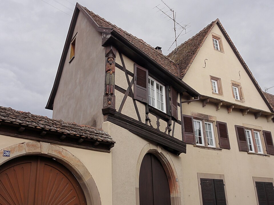 Stone winegrowers' houses in Mittelbergheim