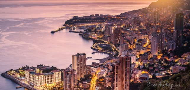 Monte-Carlo and the coast at dusk