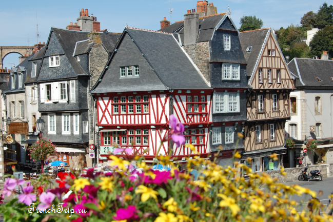 Flowers along the quay at Morlaix