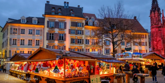 The Christmas market on the square in Mulhouse