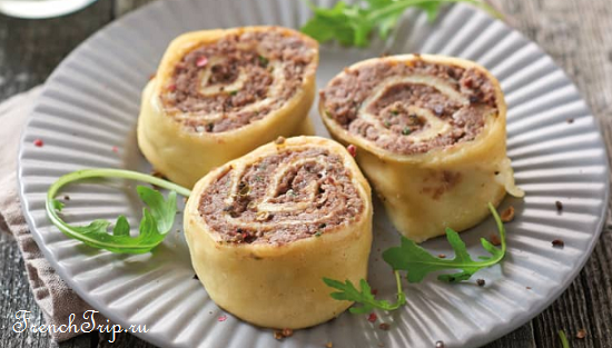 Fleischschnacka, the Alsatian meat-filled pasta rolls