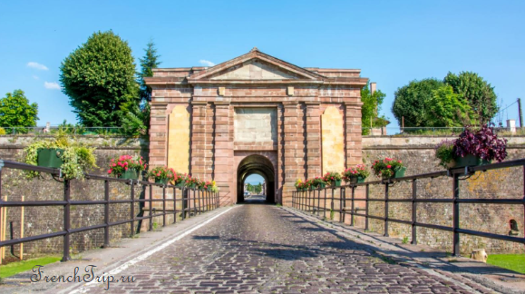 A gate and bridge into Neuf-Brisach