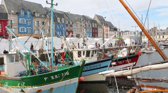 Fishing boats in the harbour at Paimpol