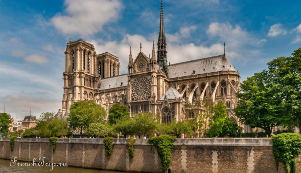 Notre-Dame de Paris seen from the Seine
