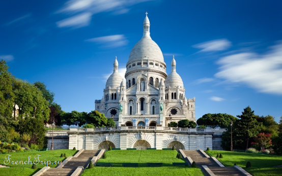 The steps up to the Sacré-Cœur basilica in Montmartre
