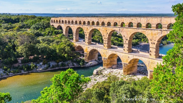 The Pont du Gard aqueduct bridge over the Gardon