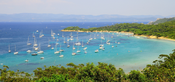 Boats moored off Porquerolles with the coast behind