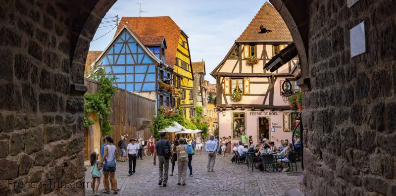Looking through the Dolder gate into the village of Riquewihr