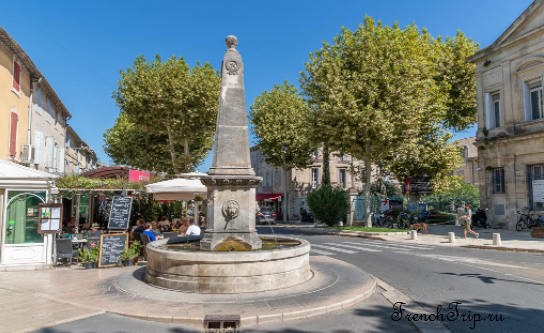 The Fontaine de la Trinité in Saint-Rémy-de-Provence