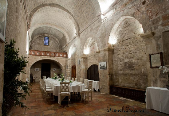 The vaulted refectory of the Abbaye de Sainte-Croix at Salon