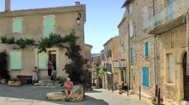 A street of stone houses in Sault