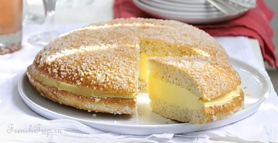 Tarte tropézienne — brioche filled with cream, the cake of Saint-Tropez