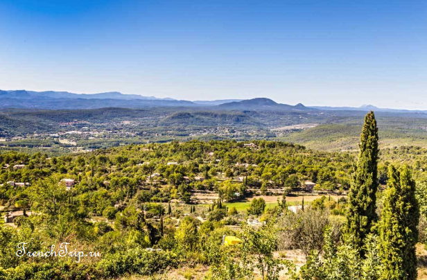 The wooded Haut-Var countryside seen from Tourtour
