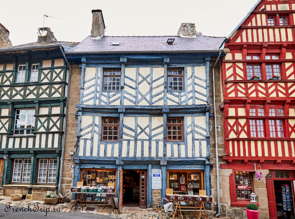 A street in the old centre of Tréguier