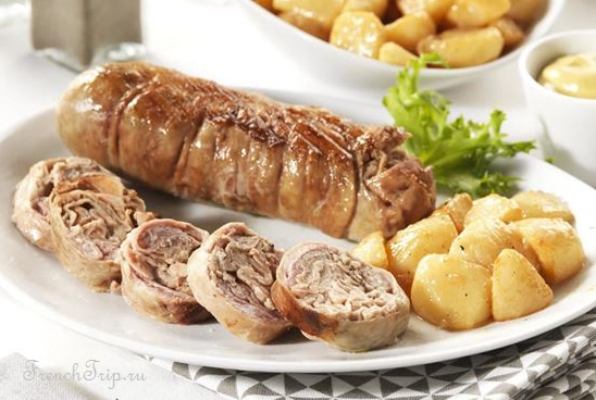 Andouillette de Troyes served with potatoes