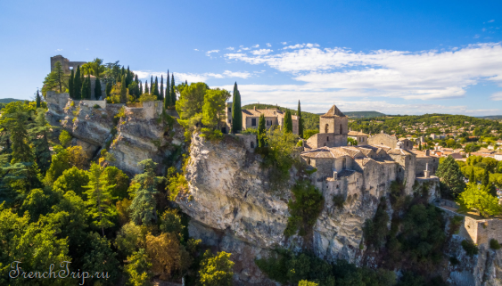 The medieval upper town of Vaison-la-Romaine on its rock