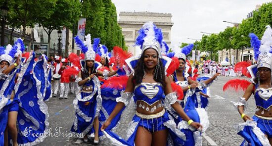 The Promenade du Boeuf Gras parade crossing central Paris