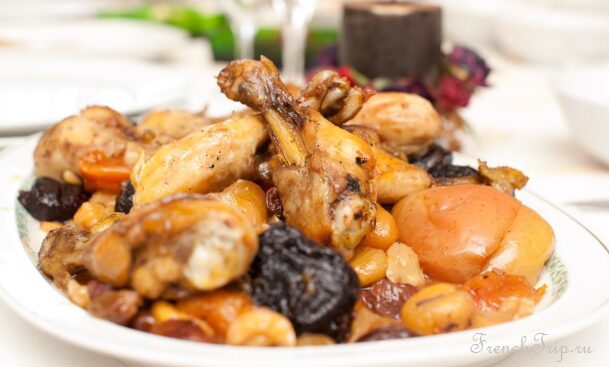 Cockerel stewed in beer with vegetables
