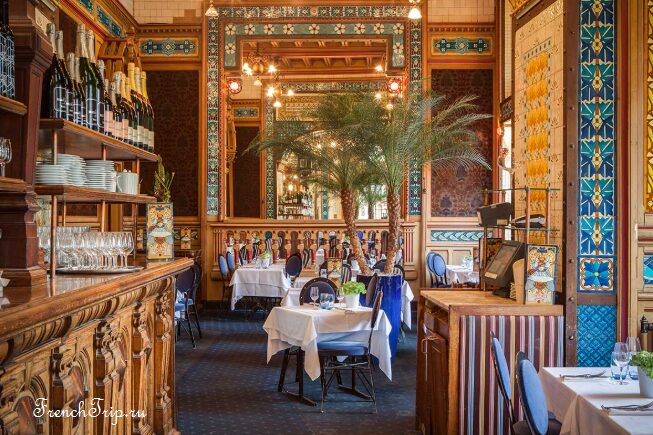 The Art Nouveau dining room of La Cigale in Nantes, open since 1895
