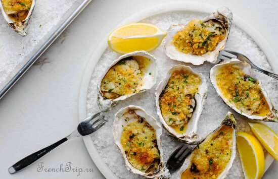Large oysters baked with butter, garlic and breadcrumbs